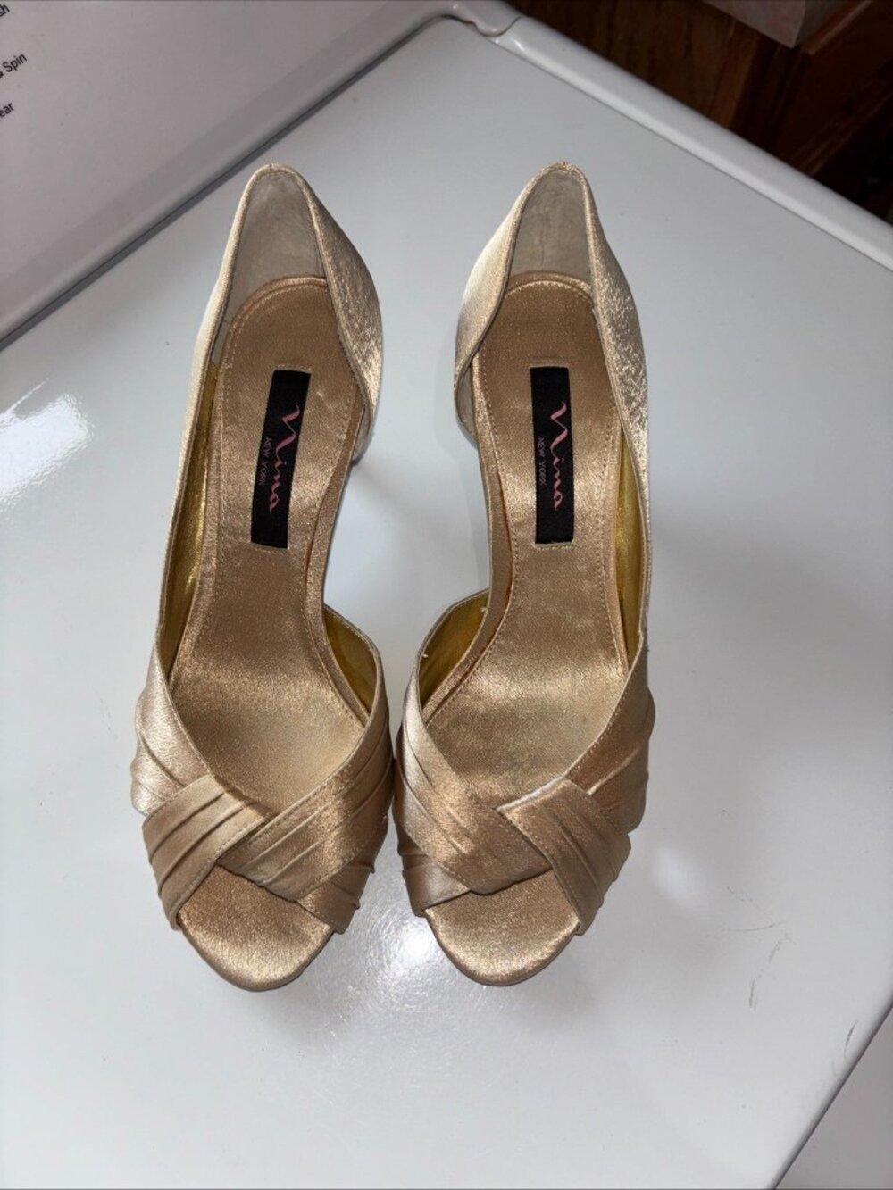 NINA New York Gold Satin Peep Hole Pumps Sz 8M